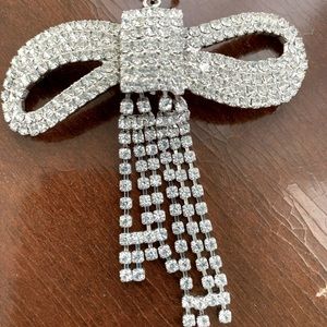crystal bow necklace & chain.